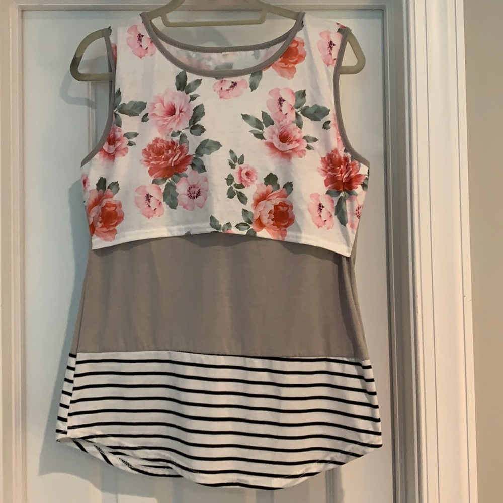 Sleeveless nursing top